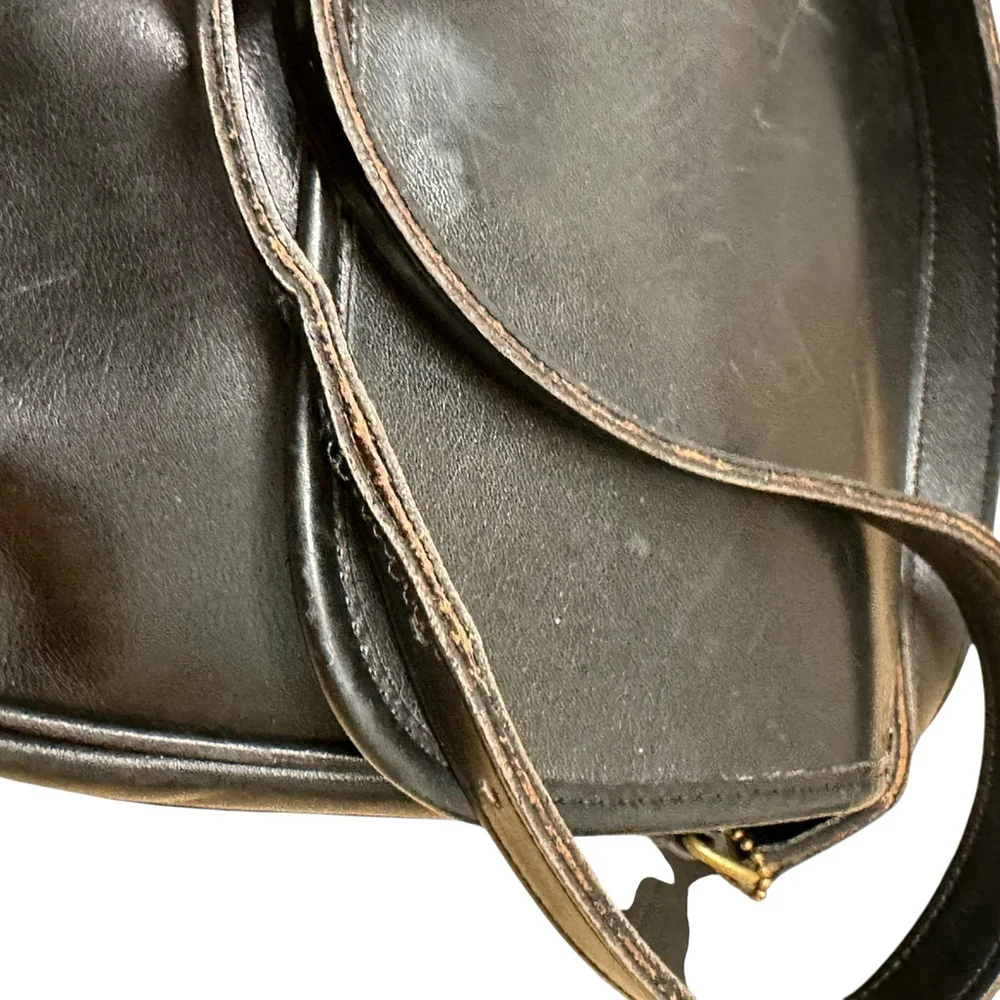 Coach Vintage Tailored Pouch #4110 Black Leather Flap Crossbody Purse 0440-936 - Picture 8 of 16